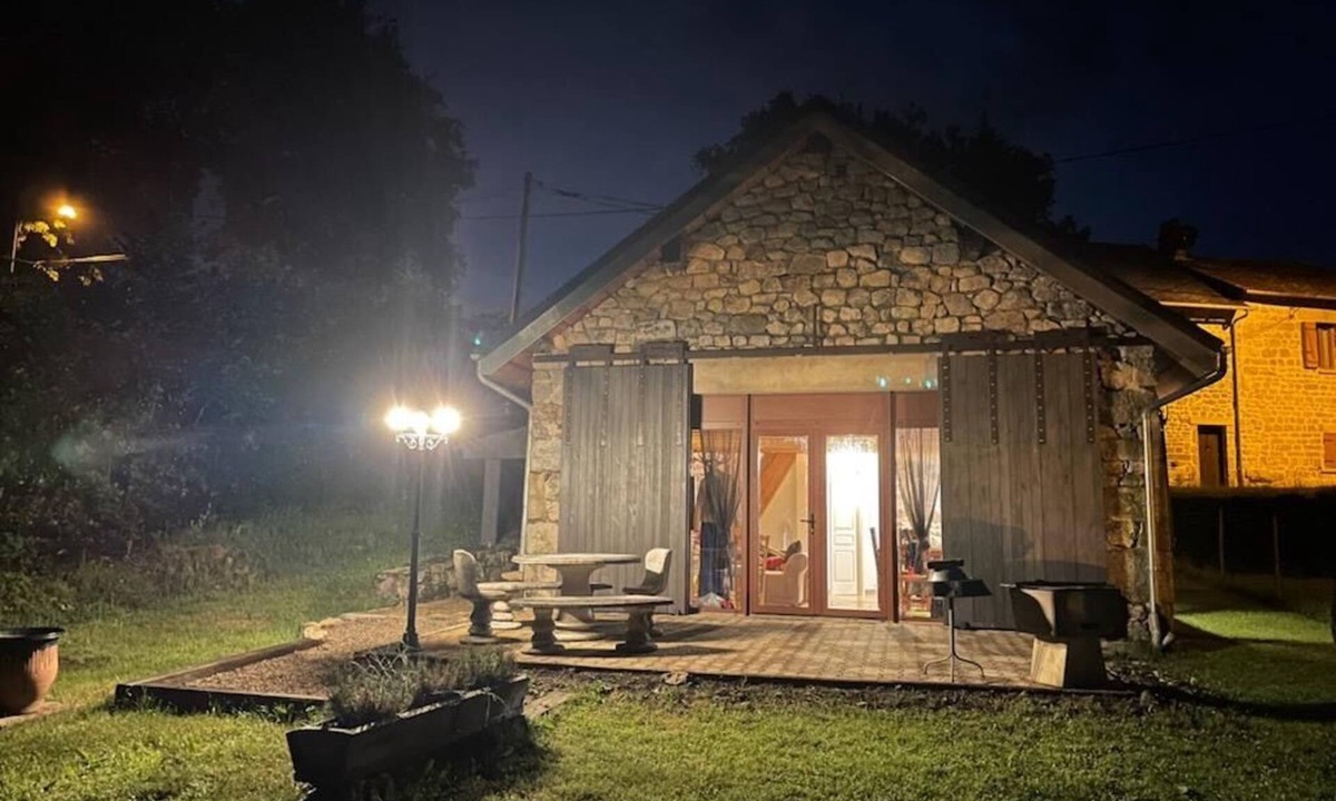 Nedde House | Fully renovated former barn 10 minutes from Lac de Vassivière.