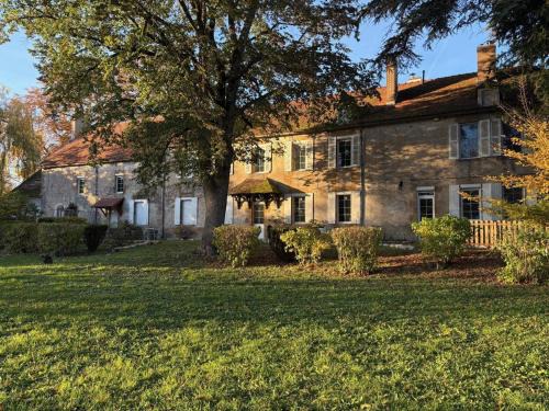 Souvigny House | Gîte de charme avec jardin paisible à Souvigny - FR-1-489-583