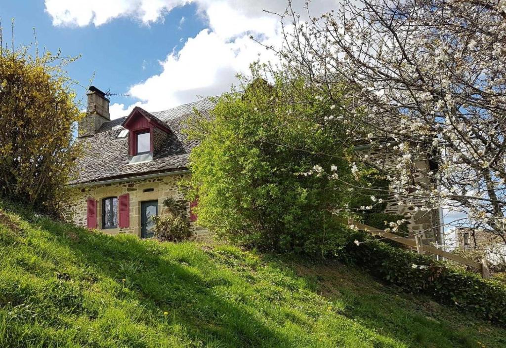 Saint-Martin-la-Meanne Apartment | Gîte de France Peuch del pic 2 épis - Gîte de France 5 personnes MAE-9854