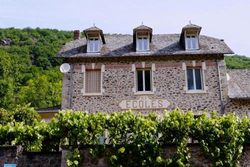 Laval-sur-Luzege House | Gîte ecole 3