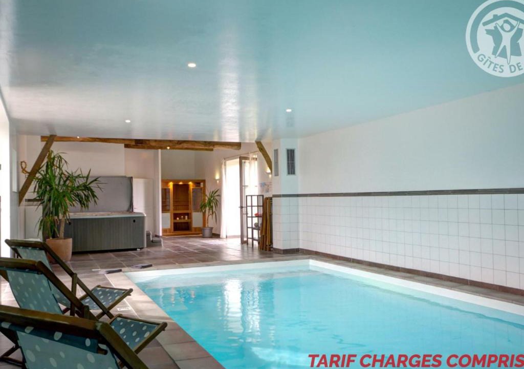 Saint-Just-la-Pendue House | Gîte Saint-Just-la-Pendue, 5 pièces, 8 personnes - FR-1-496-50