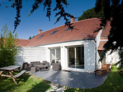 Sigloy House | Gîte Val de Loire avec piscine chauffée, tennis, WIFI, BBQ - FR-1-590-125