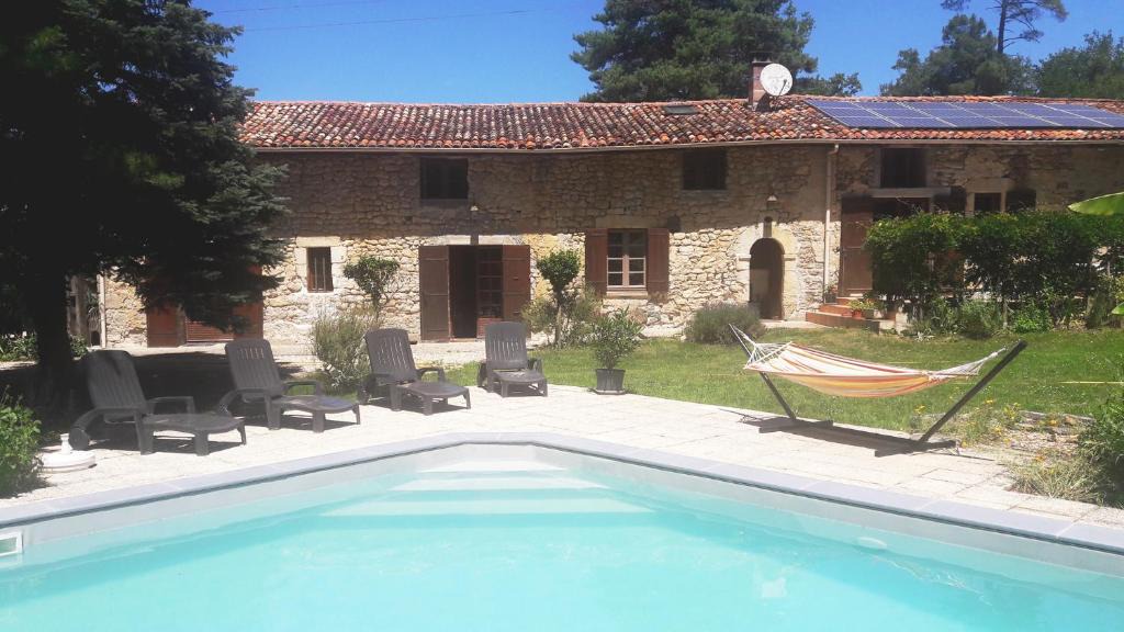 Saint-Vallier House | Gite Charentais Le Coin Arboré