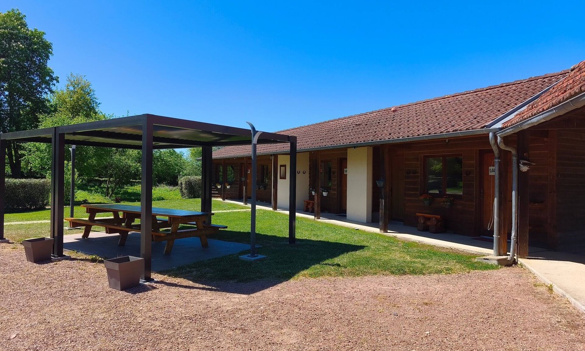 Urzy House | Gite Jeunot Urzy Nièvre – Spacious 3-Bedroom Retreat for 15 Guests