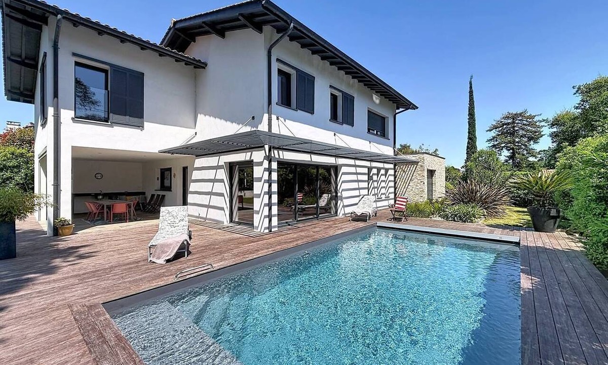 Biarritz House | GOCHOKY Guest House - 5 Bedrooms - Swimming Pool in Biarritz