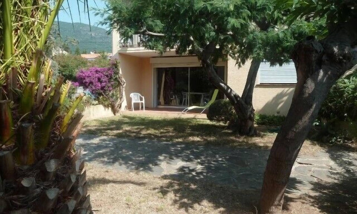 Cavalaire-sur-Mer Apartment | Grand Appartement 6 Pers AU Calme Avec Jardin