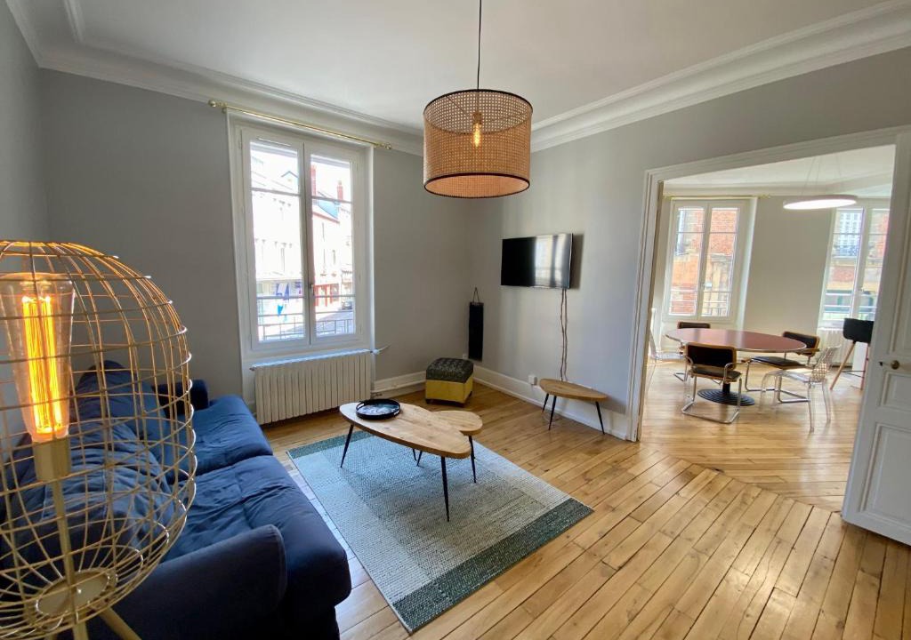 Moulins Apartment | Grand appartement de caractère au coeur de ville
