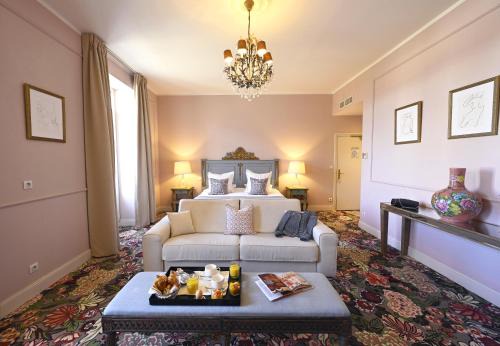 L'Isle-sur-la-Sorgue Hotel | Grand Hôtel Henri - Teritoria