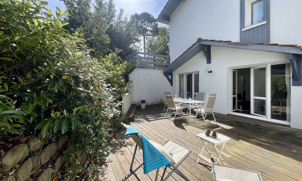 Pyla-sur-Mer Apartment | Ground-Floor T2 Cabin in Pyla with Large Terrace, Private Parking, 100m from Beach