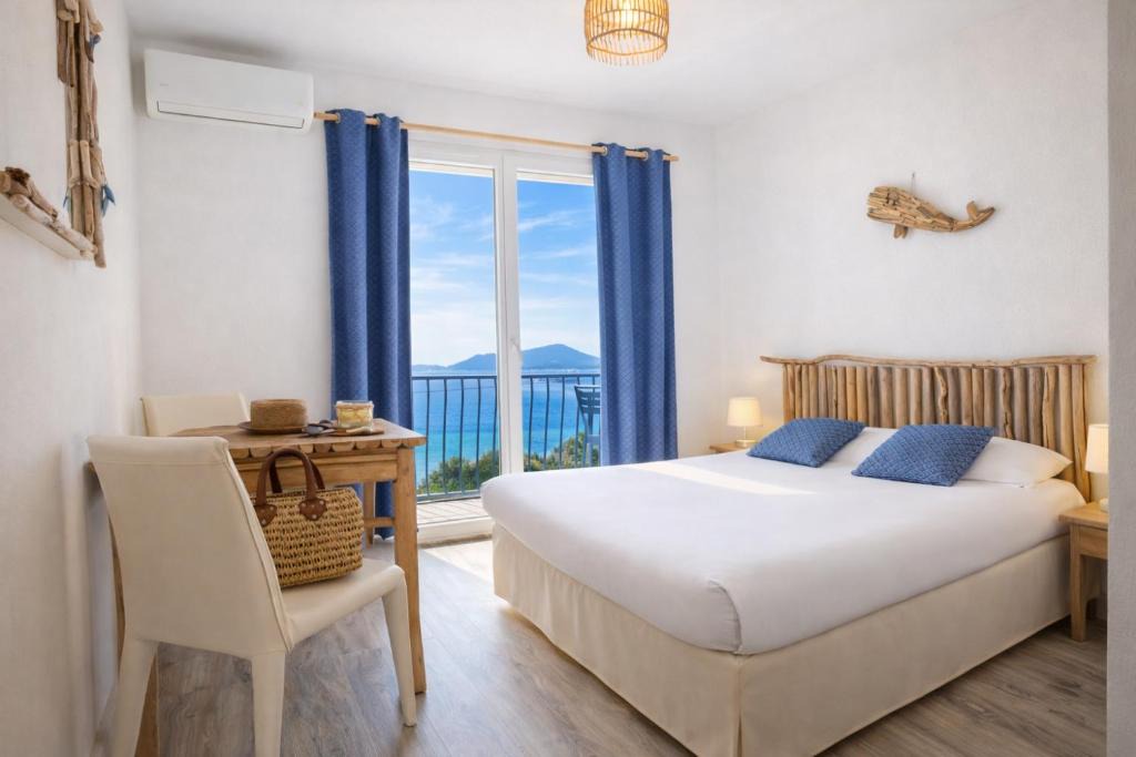 Hyeres Hotel | Hôtel Almanarre Plage - Hôtel Eco-Responsable face à la mer