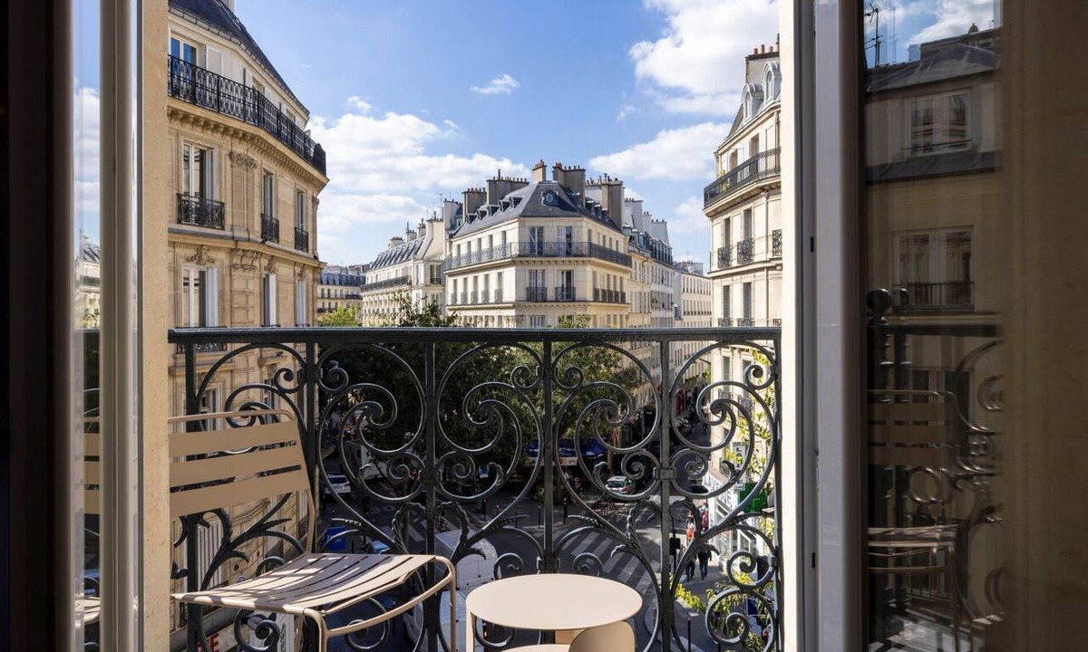 9th Arrondissement Hotel | Hôtel Beige