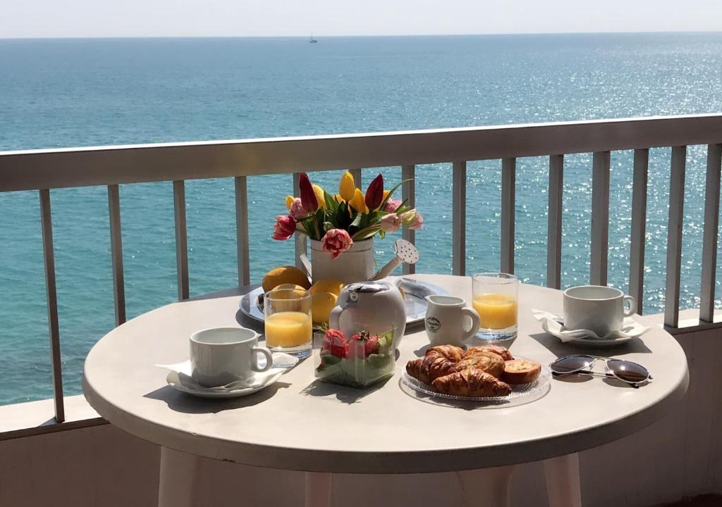 Menton Hotel | Hôtel Le Dauphin