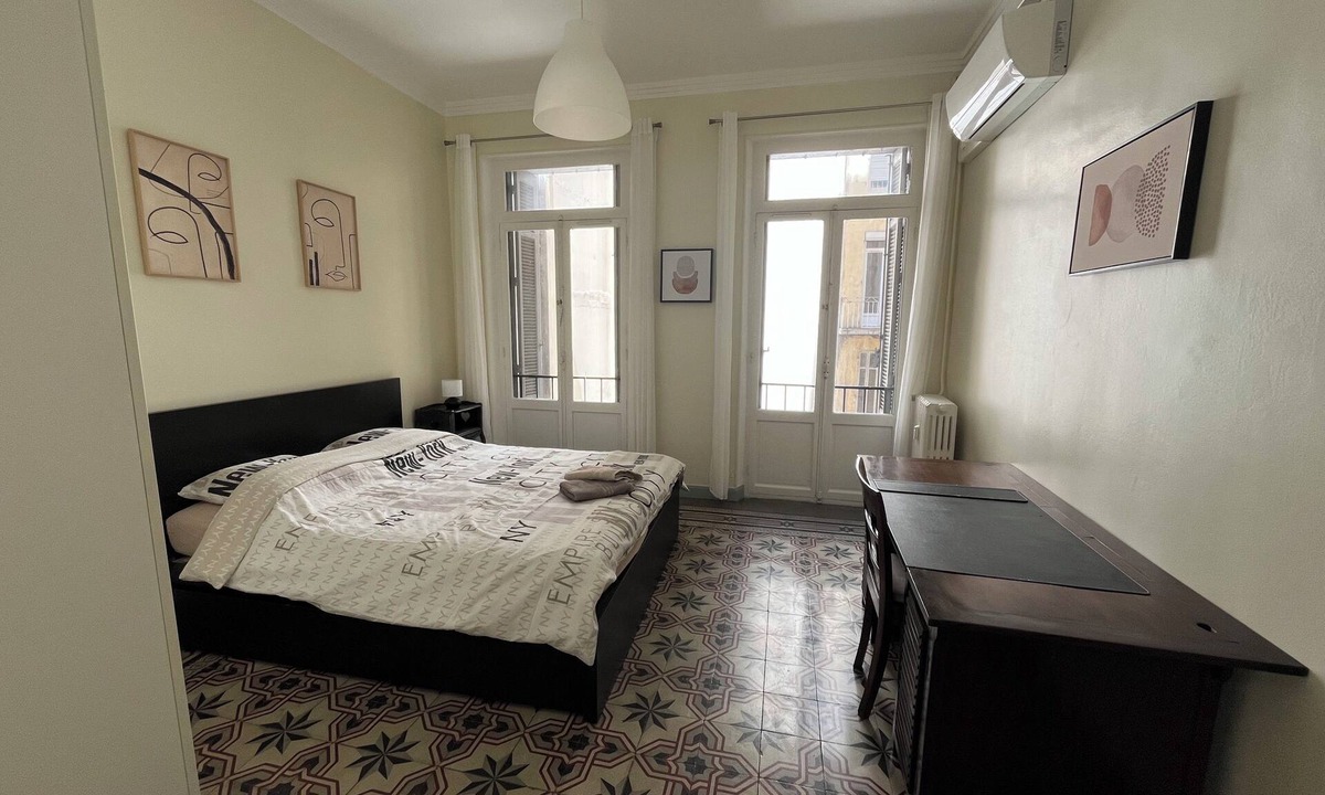 Lodi Apartment | HEART OF TOWN - SPACIOUS AIR-CONDITIONED T4 OF 82M2 CLOSE TO. PL. CASTELLANE/PRADO -3 BDRMS