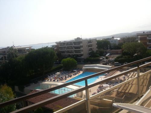 Saint-Laurent-du-Var Apartment | Heliotel Marine plages piscines tennis terrasse jardin