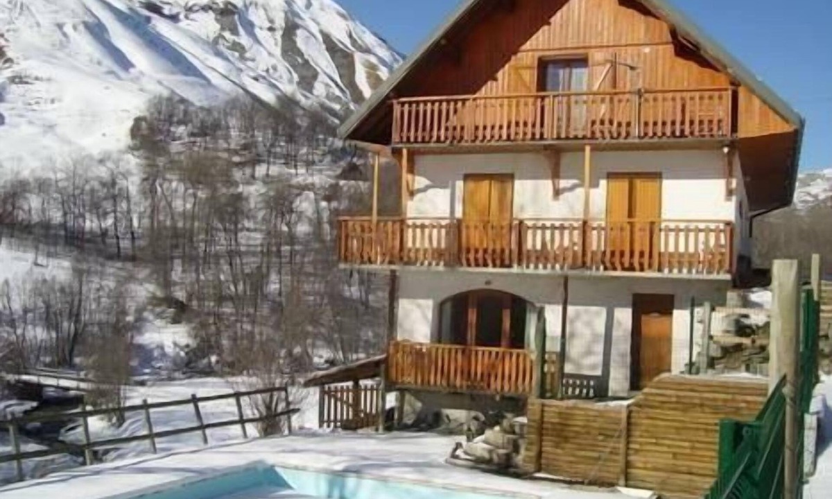 Saint-Sorlin-d'Arves Apartment | Holiday Apartment with Common Pool and nice view