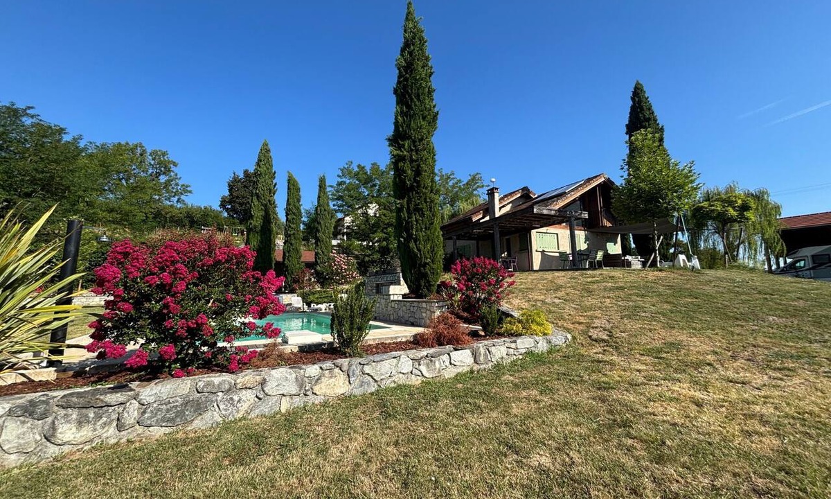 Massignieu-de-Rives House | Holiday Home "Maison Vacances Massignieu" with Mountain View, Private Pool, and Wi-Fi