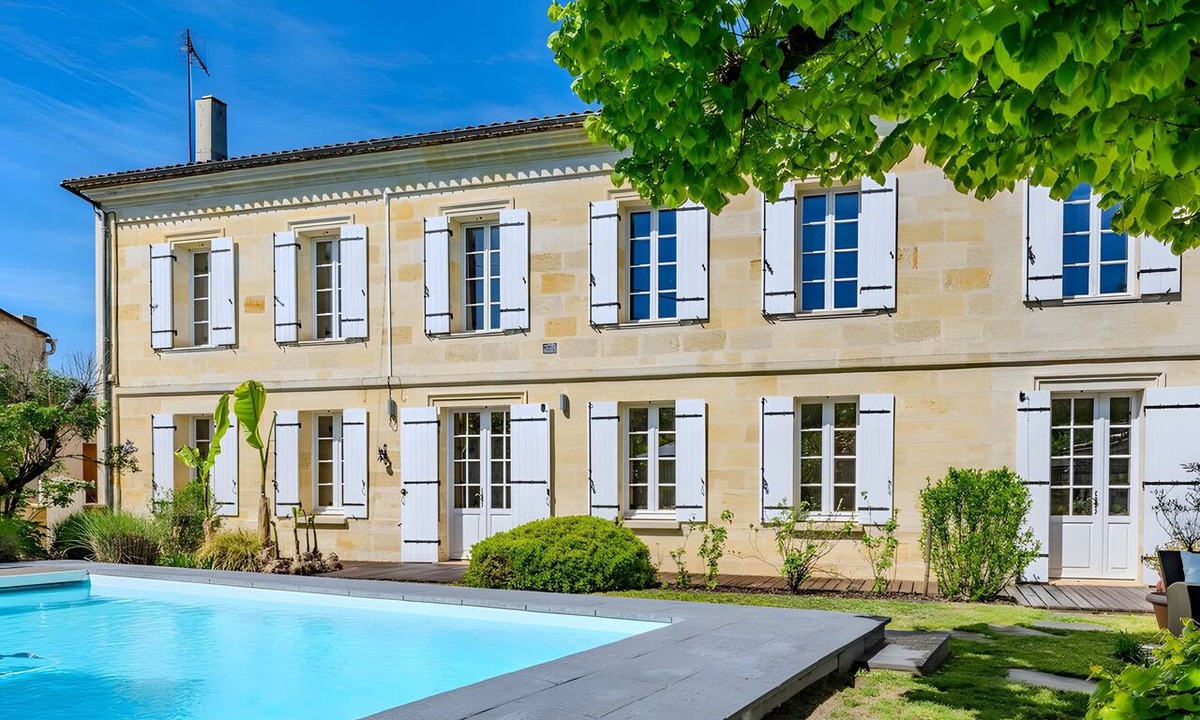 Grezillac House | Holiday Home 'Maison De Campagne Proche Bordeaux' with Wi-Fi