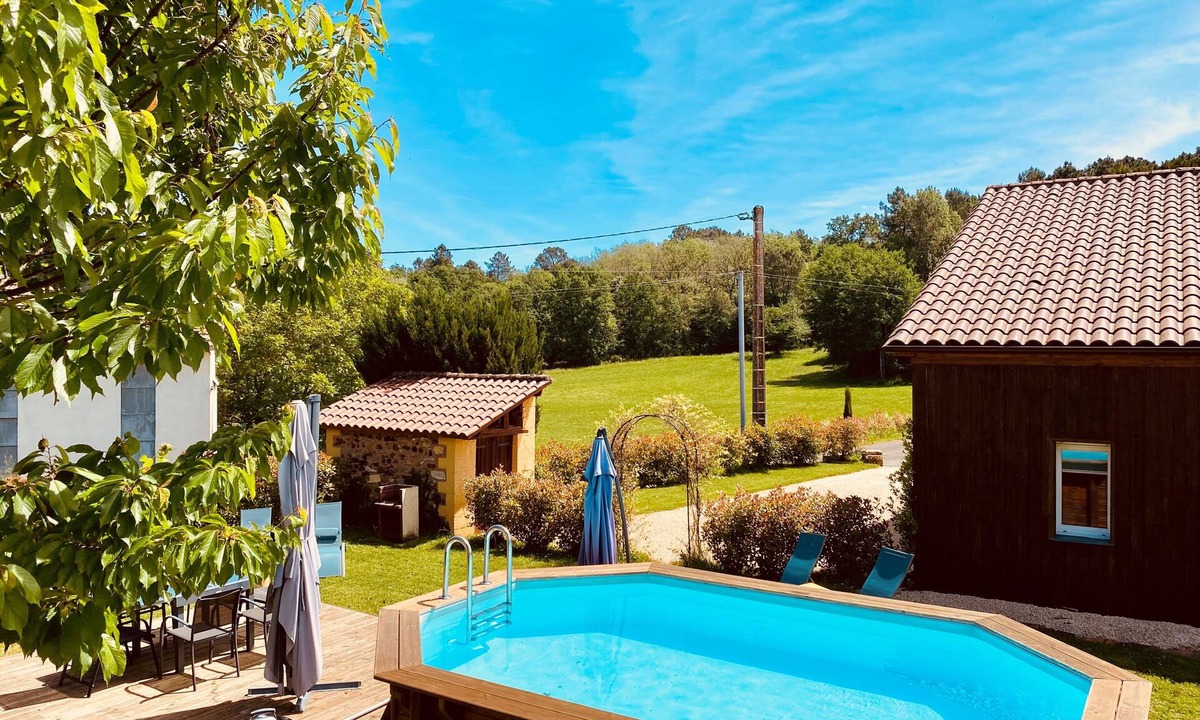 Capdrot House | Holiday Home with Aircon and Private Heated Pool - 40 Minutes from Bergerac