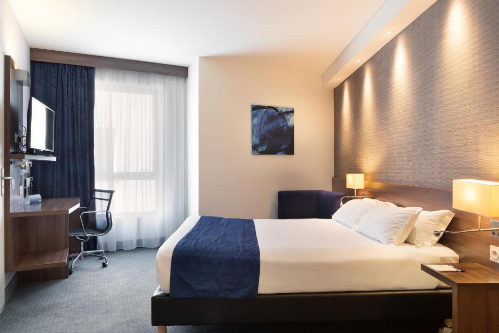 Vitrolles Hotel | Holiday Inn Express - Marseille Airport by IHG