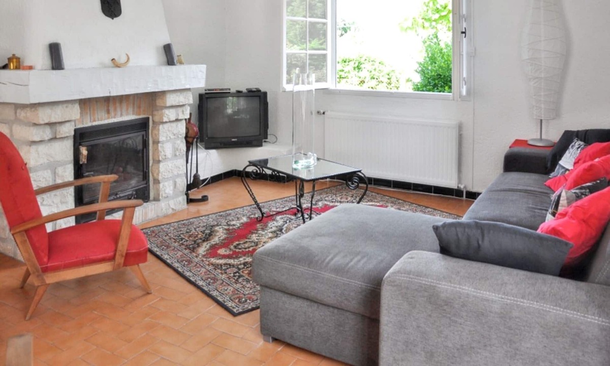 Le Verdon-sur-Mer House | Homerez - House with Garden in Verdon-sur-Mer
