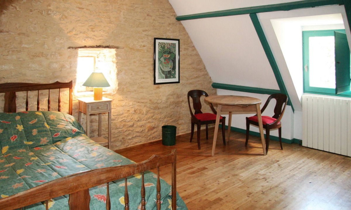 Saint-Amand-de-Coly House | Homerez - House for 6 ppl. with shared pool and terrace at Saint Amand de Coly