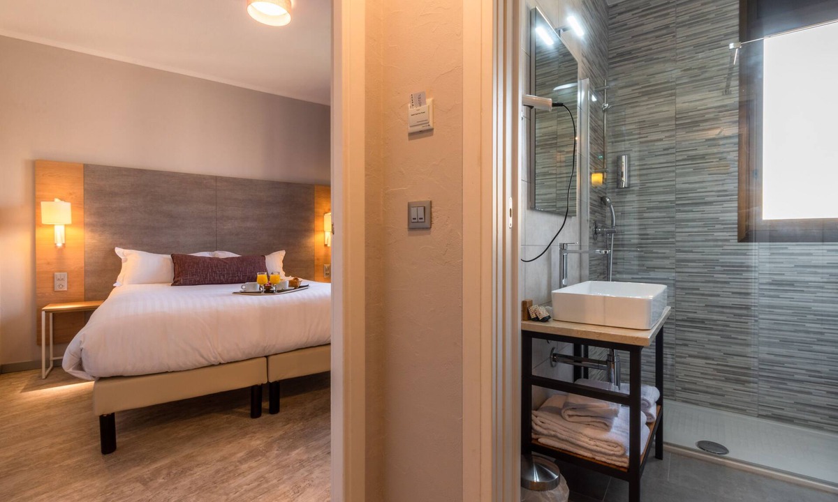 Villeneuve Loubet Beach Hotel | Hotel Bahia