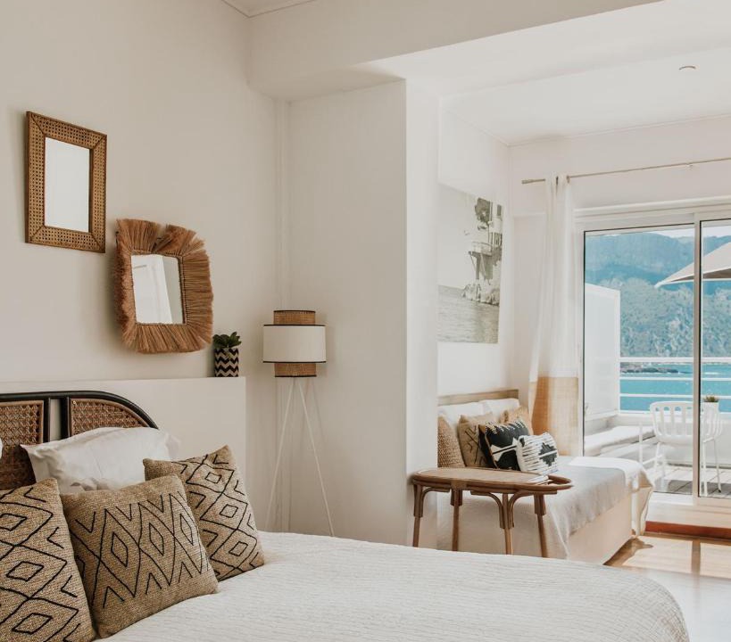 Cassis Hotel | Hotel de La Plage - Mahogany