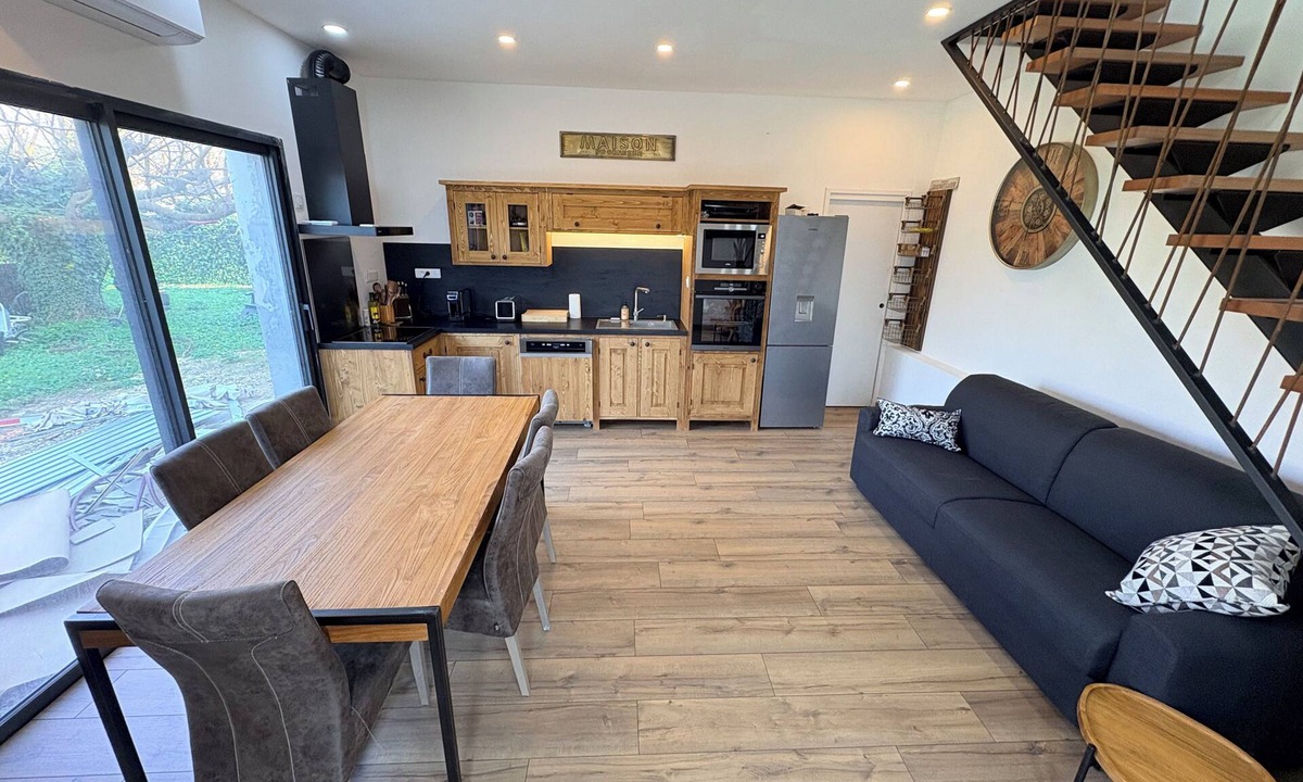 La Cotiniere House | House in the center of La Cotinière, 2 steps from the port, beach and shops.
