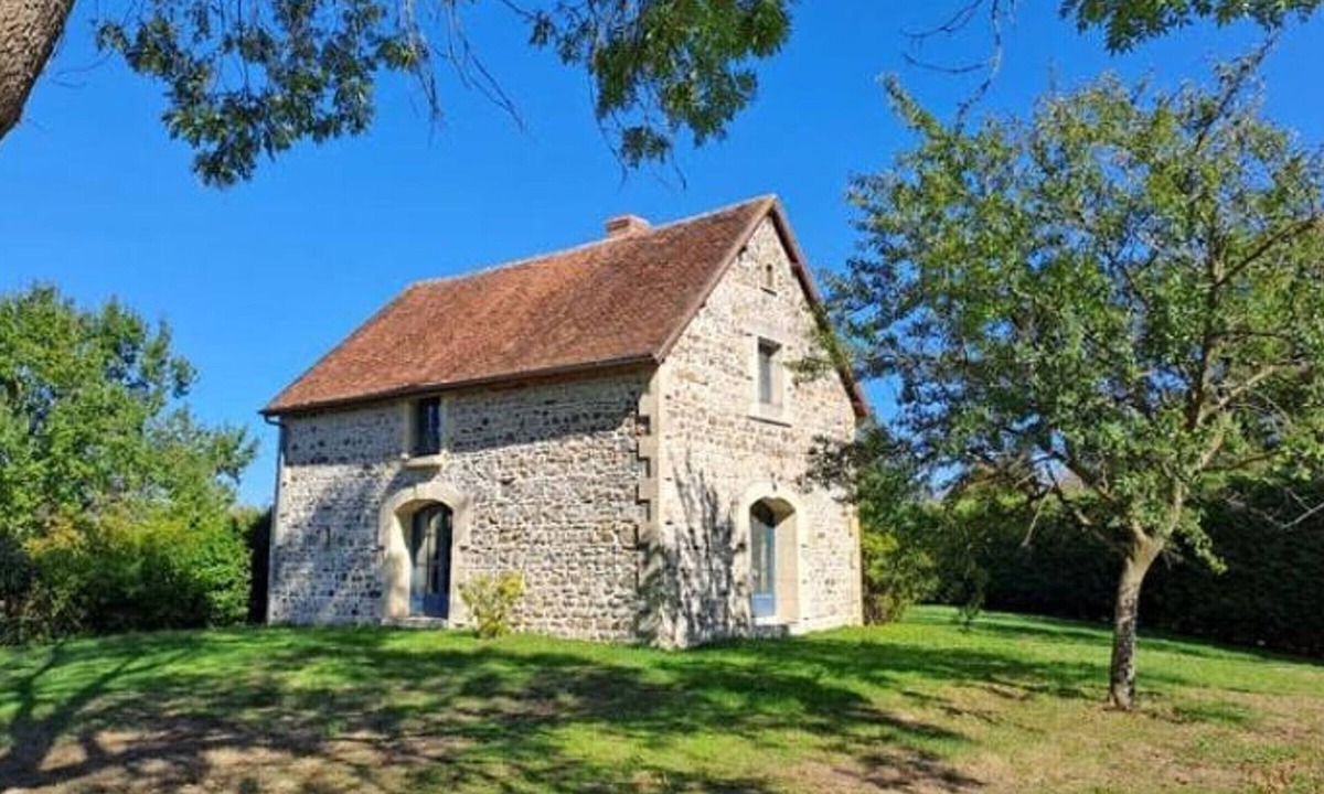 Autry-Issards Cottage | House in the Ardennes with garden and pets allowed