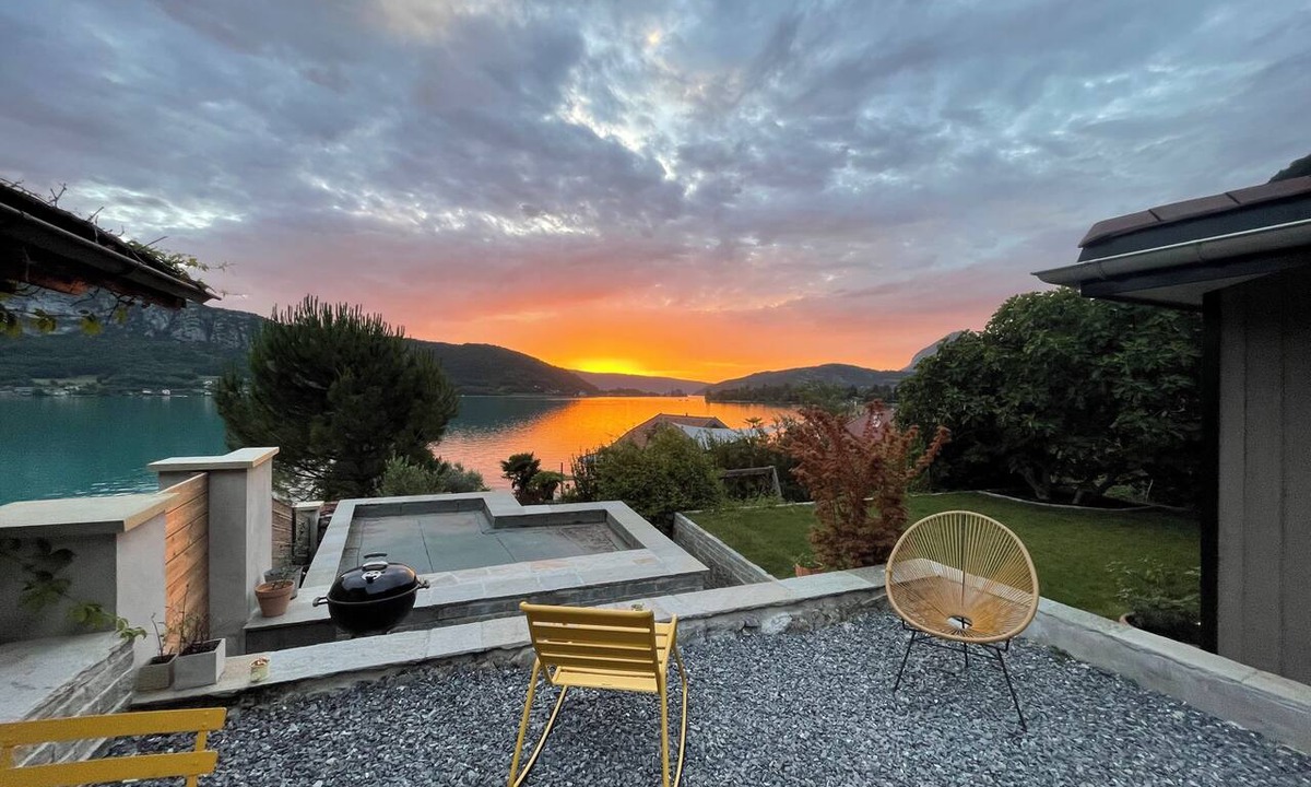 Angon House | House on the shores of Lake Annecy