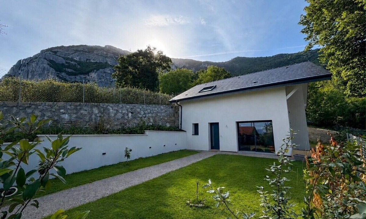 Collonges-sous-Saleve House | House with a garden on the French-Swiss border – 5 minutes from Geneva