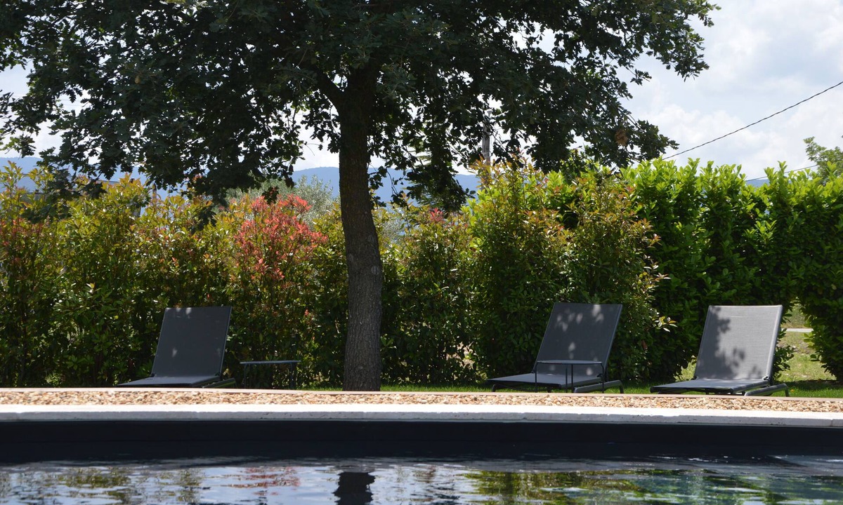 Cabrieres-d'Avignon House | House with swimming pool, terrace and private garden with panoramic view of the Luberon mountains