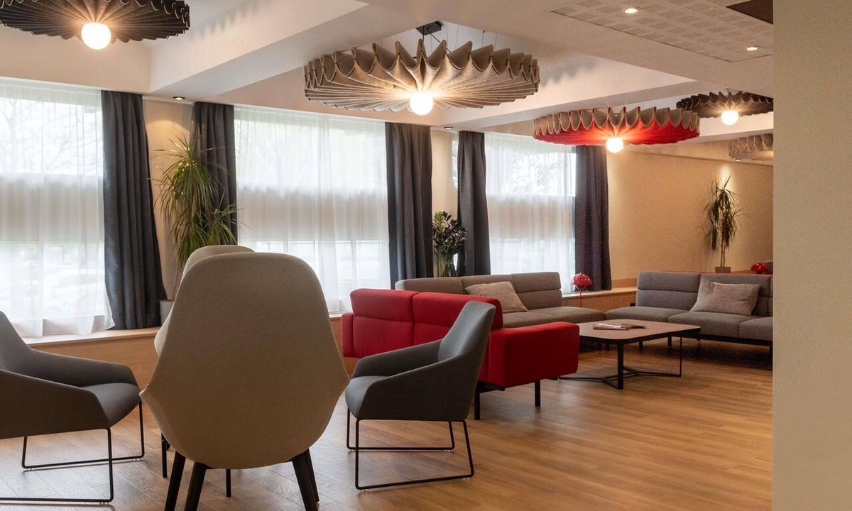 Bron Hotel | ibis Lyon Est Bron