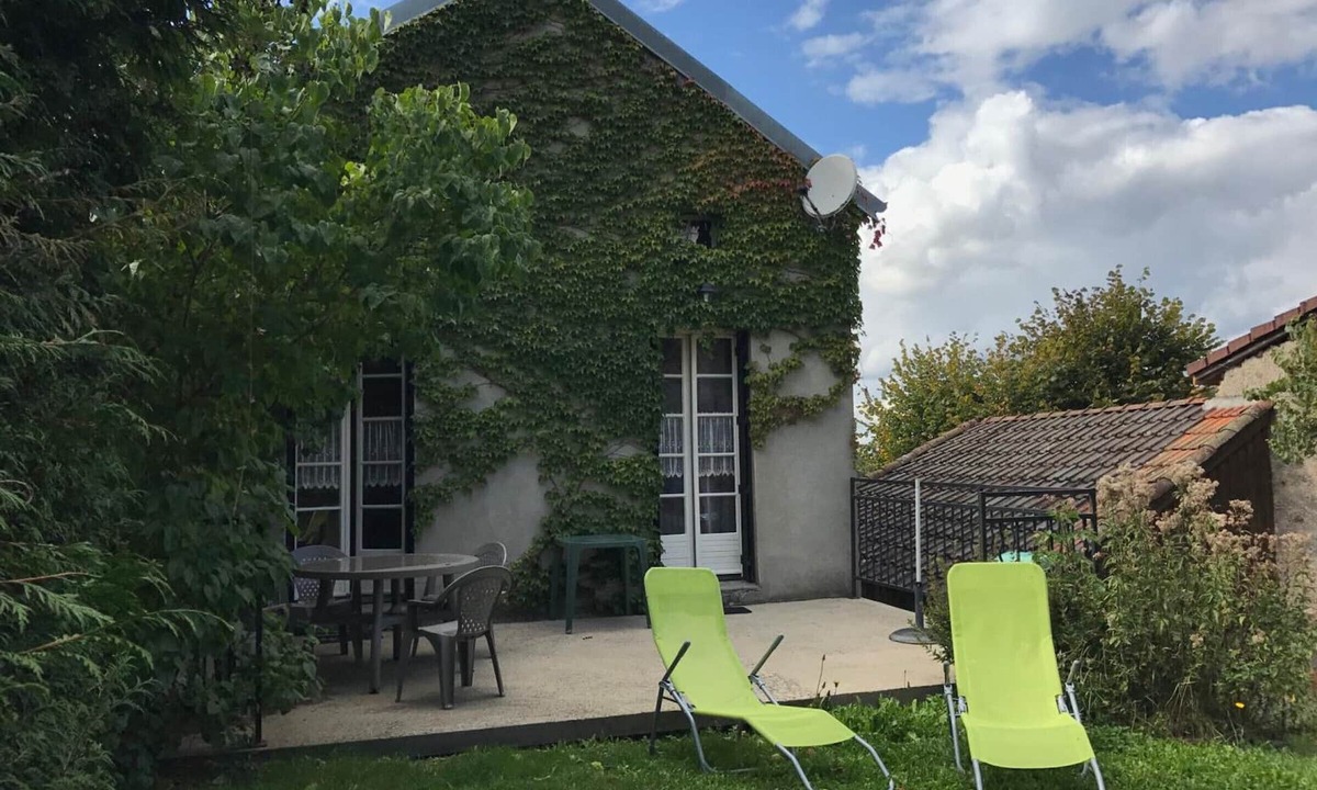 La Chabanne Cottage | Independent house with terrace and garage in La Chabanne