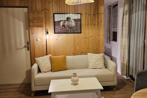 Mijoux Apartment | L'Epicéa - Logement Nature