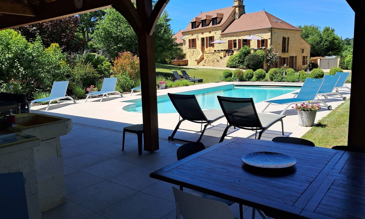 Les Cabanes Cottage | LA BALADE AU BOIS luxury gîte in Périgord noir