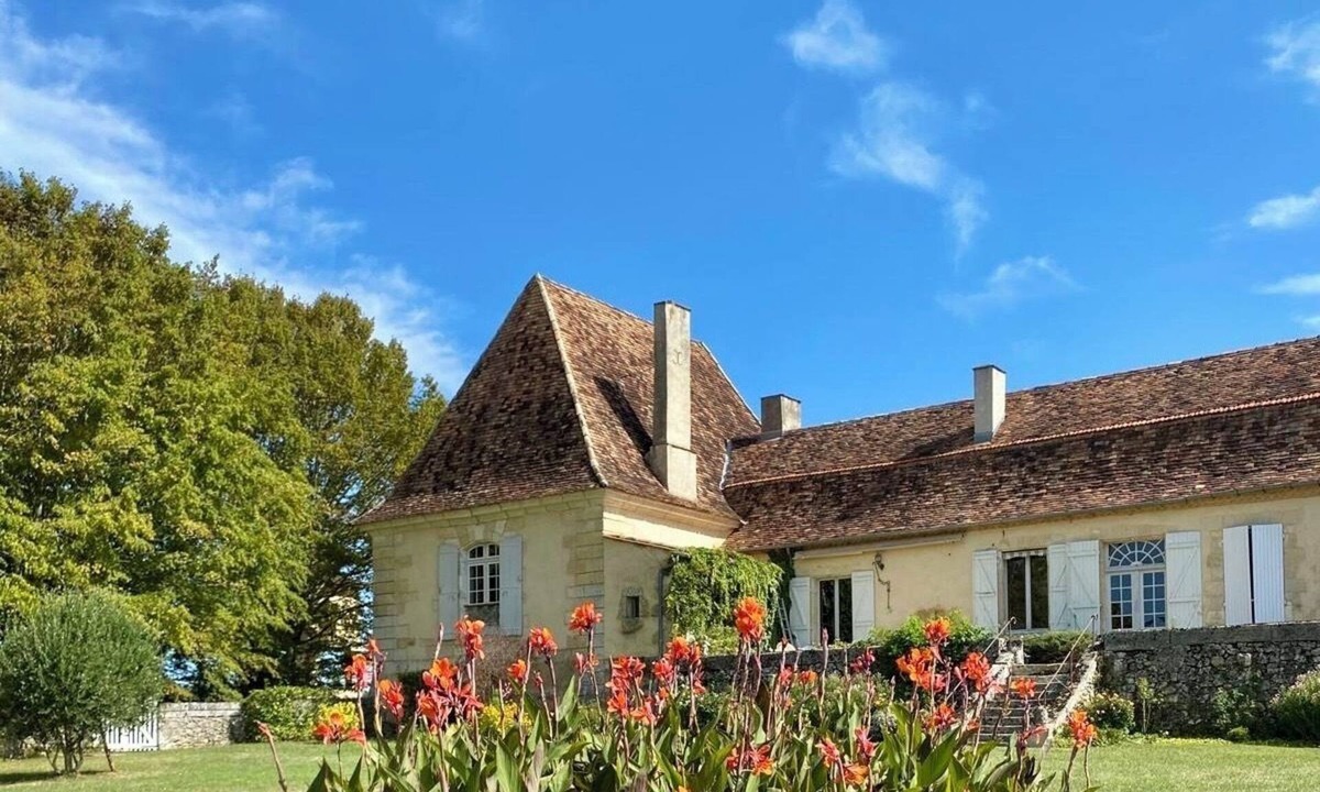 Saint-Jean-d'Eyraud House | La chartreuse de Caville, swimming pool & nature