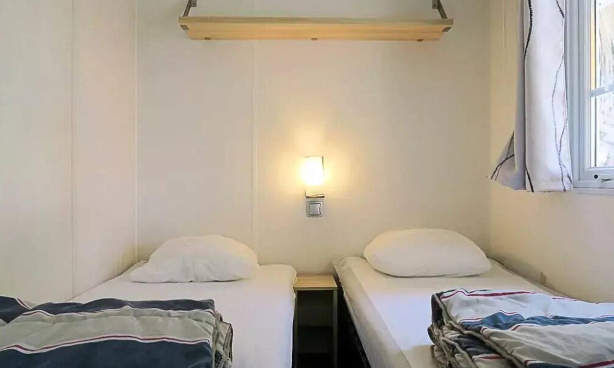 La Cassagne House | La Grande Prade Campsite* - Chênes comfort mobile residence 3 bedrooms with semi-covered terrace 18m² + TV + AIR CONDITIONING for up to 6 people