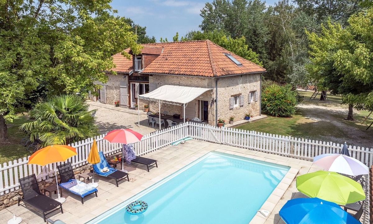 Limeyrat House | La Jandrine – Charming House with Private Heated Pool in the Heart of Périgord