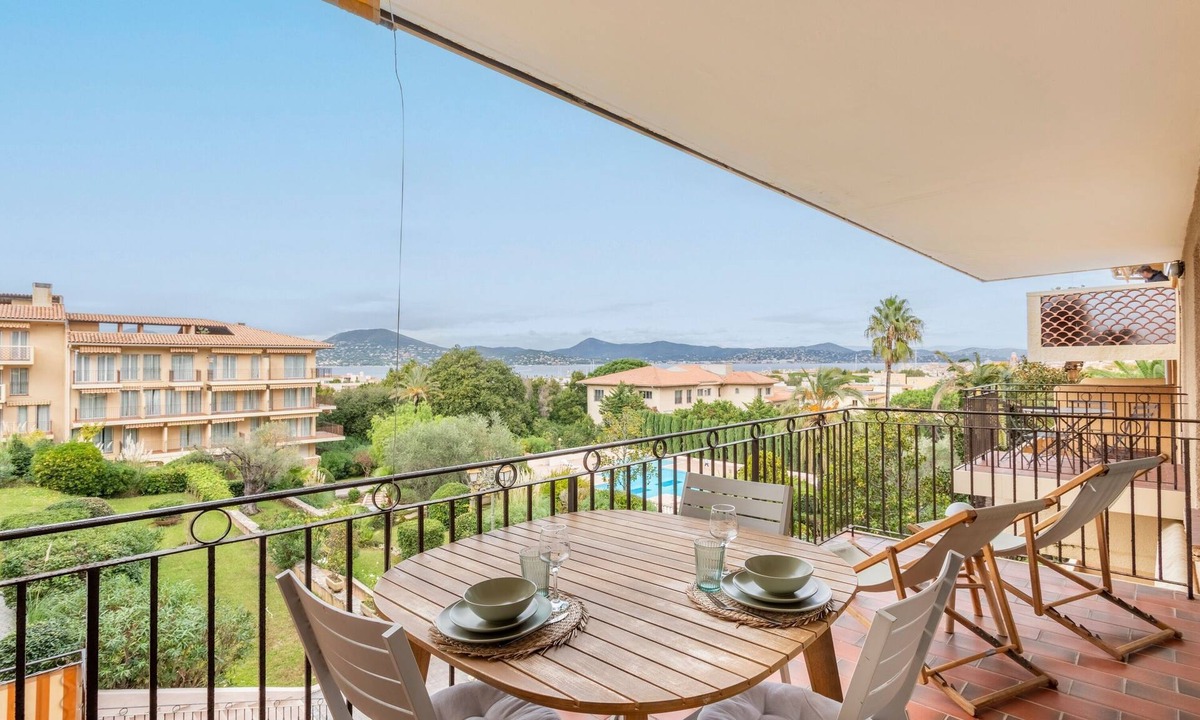 Saint-Tropez Apartment | La Vue Tropézienne - Appartement Climatisé