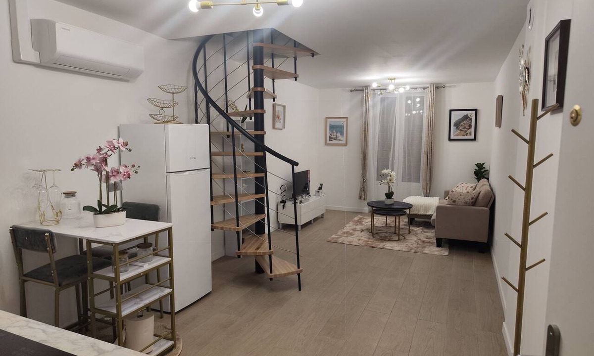 Villeneuve-Saint-Georges Apartment | LaBulle – Cozy, air-conditioned duplex near Paris