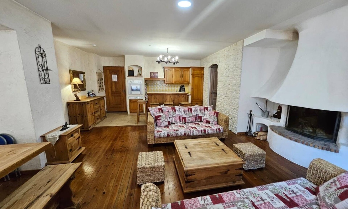 Saint-Etienne-de-Tinee Apartment | Large 4-room apartment in the heart of the village