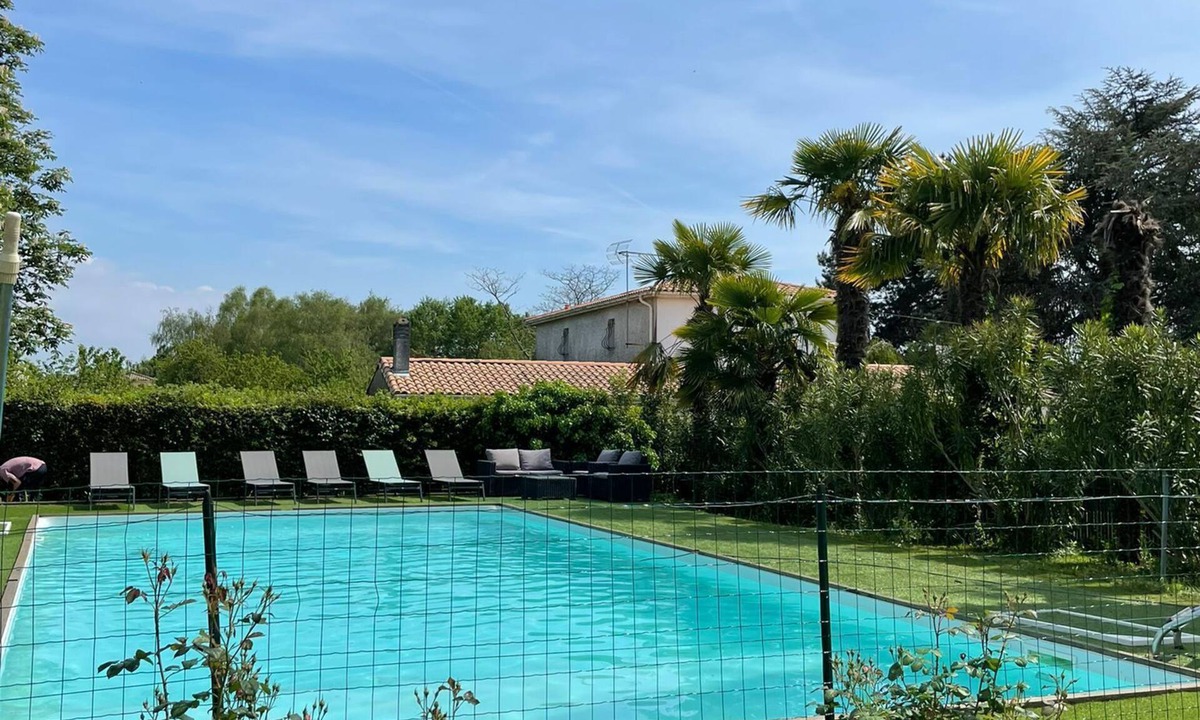 Gauriac House | Large, peaceful family home with saltwater pool and verdant grounds
