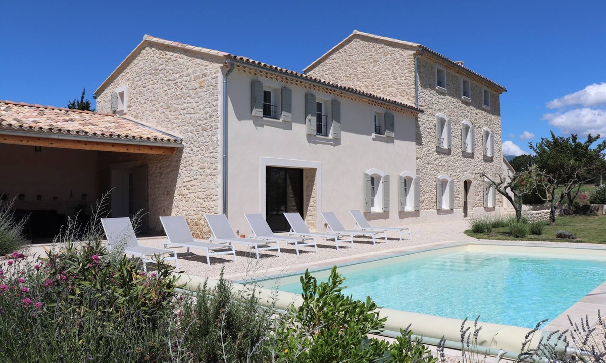 Caromb House | Large Provencal farmhouse, heated pool at the foot of Mont Ventoux