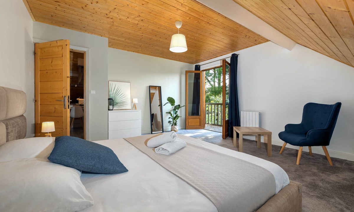 Pougny Apartment | Le Cèdre Rouge, Charmant appartement avec balcon - Vue sur parc et ruisseau