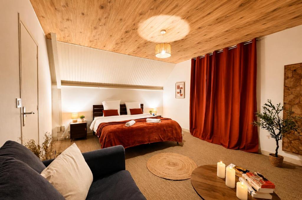 La Riviere-de-Corps Villa | Le Cercle des Éléments - Maison d'exception - Cinéma, Parking privé -Classé 4 étoiles