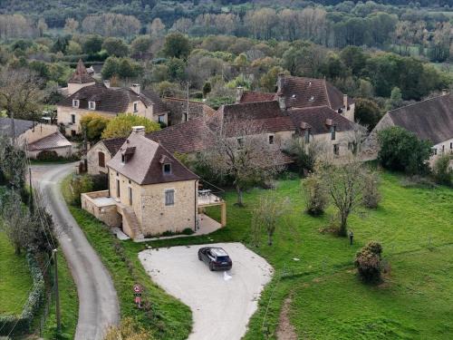 Saint-Aubin-de-Nabirat House | le chant des Verdiers