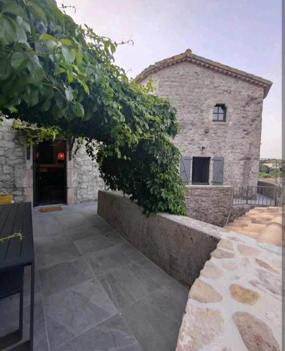Balazuc House | Le Clos des Ducs, Maison Familiale centre Balazuc proche plage 2 à 8 personnes