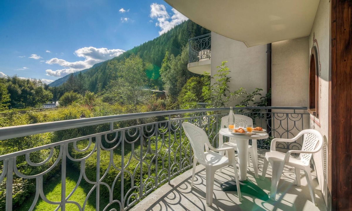 Argentiere Apartment | Le Cristal NB4 Mont-Blanc View, Pool, Private Sauna, Parking & Free WiFi, Argentière (Chamonix), France