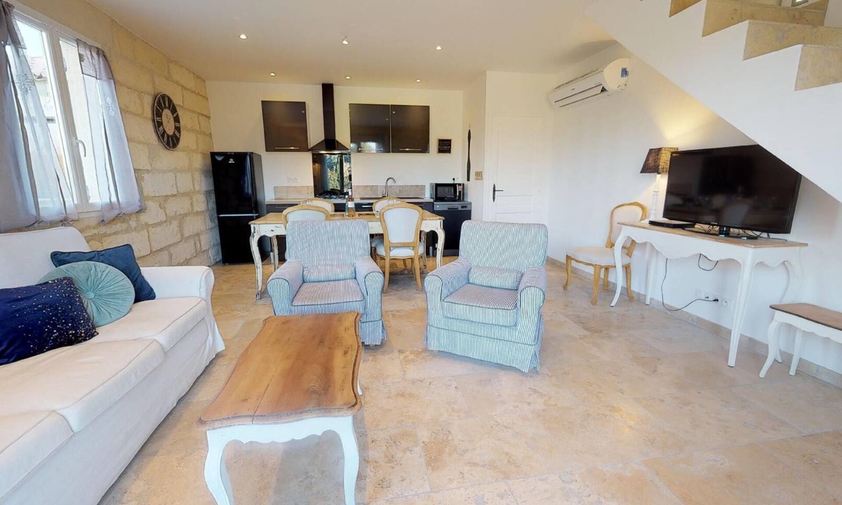 Saint Pierre de Mezoargues Apartment | Le Mas de Guiguite